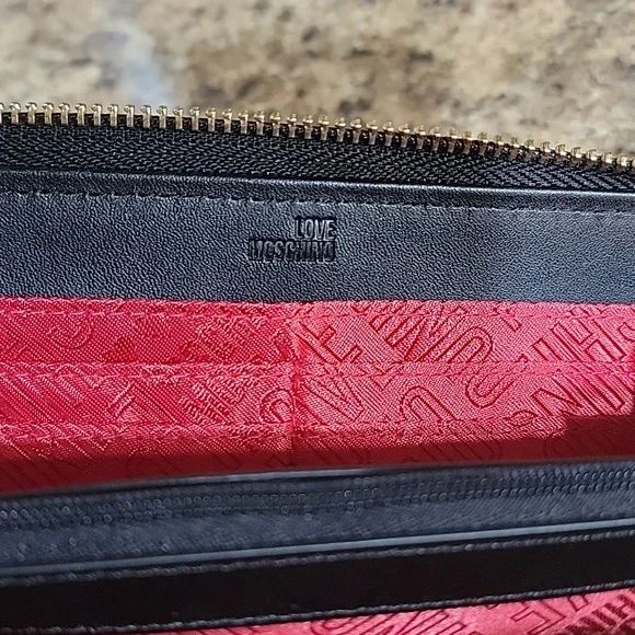 Moschino Love Graphic Black Long Wallet - Picture 10 of 17